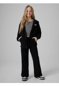 4f - 4F Bluza dresowa loose z kapturem dziewczęca - czarna 122/128 (6-8 lat). Okazja: na co dzień, na uczelnię. Typ kołnierza: kaptur. Kolor: czarny. Materiał: dresówka. Sezon: lato. Styl: casual #2