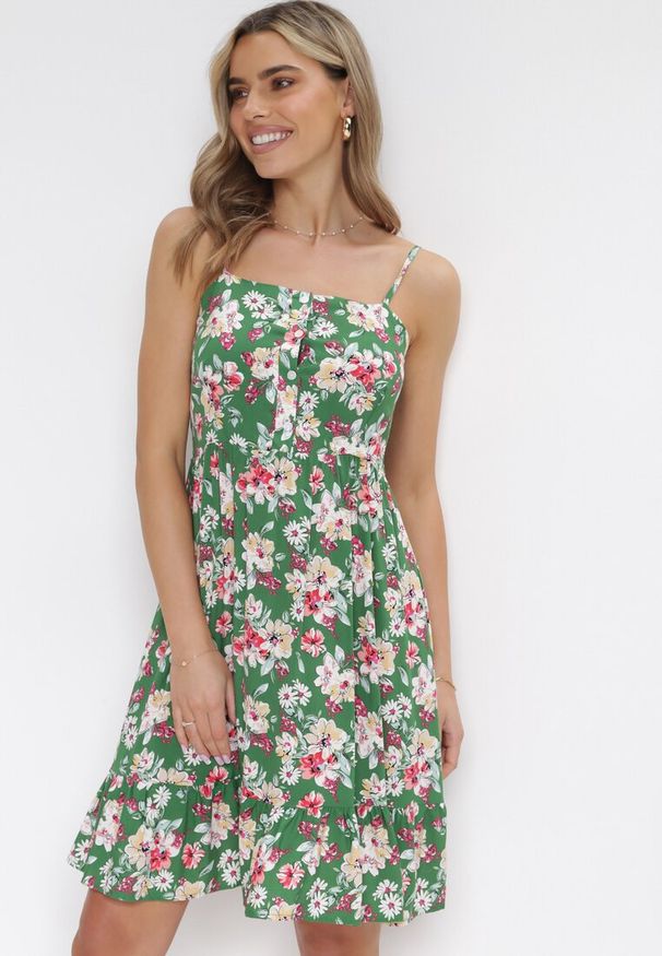 Born2be - Zielona Sukienka na Cienkich Ramiączkach z Wiskozy w Kwiaty Kimball. Kolor: zielony. Materiał: wiskoza. Długość rękawa: na ramiączkach. Wzór: kwiaty