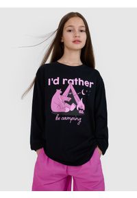 4f - 4F Longsleeve oversize z nadrukiem dziewczęcy - czarny 140 (9-10 lat). Okazja: na co dzień. Kolor: czarny. Materiał: dzianina, bawełna, jersey. Długość rękawa: długi rękaw. Długość: długie. Wzór: nadruk. Sezon: lato. Styl: klasyczny, sportowy, casual