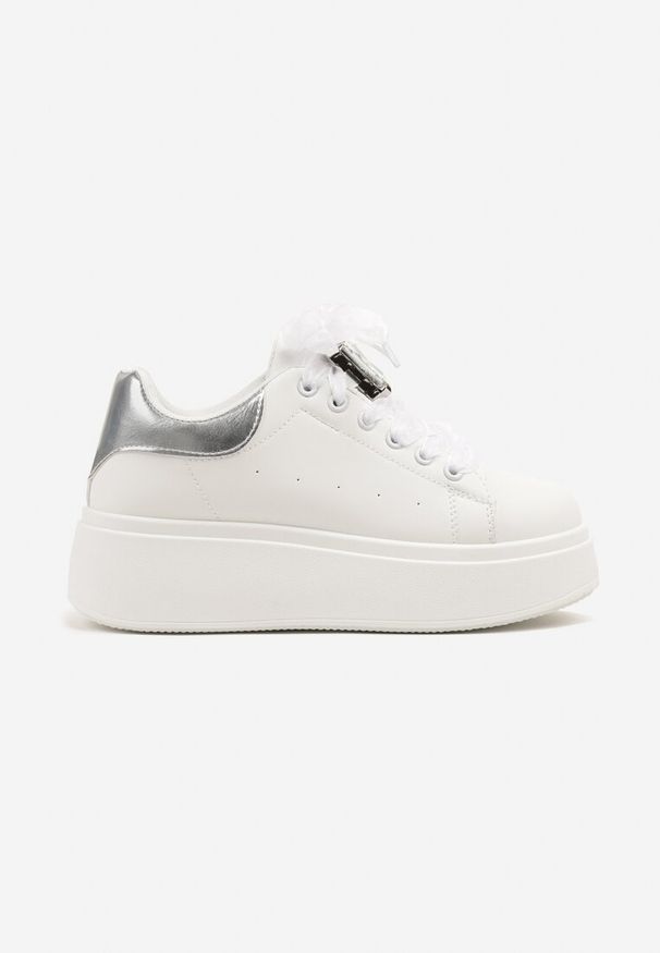 Born2be - Biało-Srebrne Sneakersy z Ozdobnym Kamieniem Viverida. Kolor: biały. Materiał: jeans. Szerokość cholewki: normalna