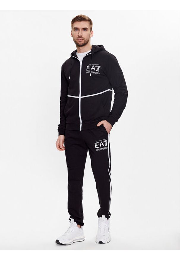EA7 Emporio Armani Dres 3RPV52 PJ05Z 1200 Czarny Regular Fit. Kolor: czarny. Materiał: bawełna, dresówka
