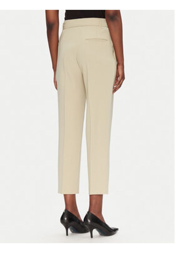 BOSS Spodnie materiałowe Tapiah 50490037 Beżowy Regular Fit. Kolor: beżowy. Materiał: syntetyk