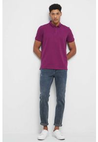 medicine - Medicine polo męskie kolor różowy gładki. Typ kołnierza: polo. Kolor: różowy. Materiał: dzianina. Długość: krótkie. Wzór: gładki #4