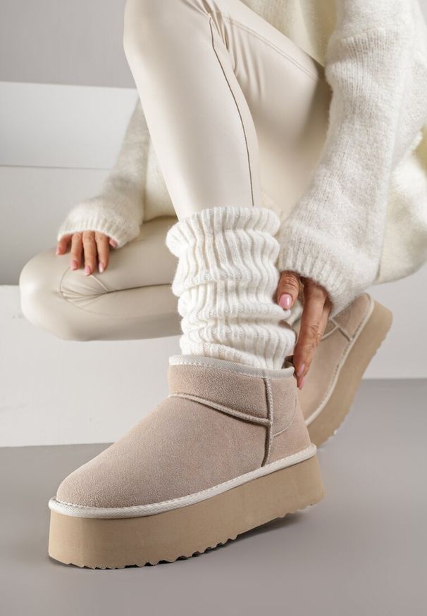 Born2be - Beżowe Wsuwane Śniegowce na Platformie z Cholewką z Zamszu Naturalnego Mevelessa. Zapięcie: bez zapięcia. Kolor: beżowy. Materiał: zamsz. Szerokość cholewki: normalna. Obcas: na platformie. Styl: elegancki