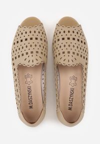 Born2be - Beżowe Balerinki Ażurowe ze Skóry Naturalnej z Odkrytym Noskiem Amalimeni. Okazja: na co dzień, do pracy. Kolor: beżowy. Materiał: skóra. Szerokość cholewki: normalna. Wzór: ażurowy. Styl: casual, klasyczny, elegancki #6