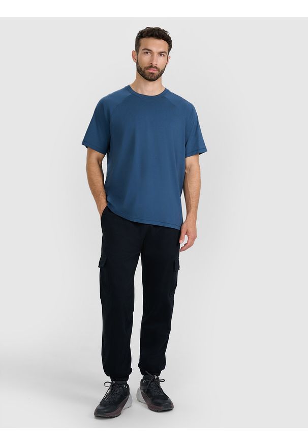 4f - 4F T-shirt oversize gładki męski - turkusowy XXL. Okazja: na co dzień. Kolor: turkusowy. Materiał: jersey, materiał, bawełna. Długość rękawa: krótki rękaw. Długość: krótkie. Wzór: gładki. Styl: klasyczny, sportowy, casual