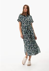 Volcano - Długa sukienka szmizjerka G-CANVA. Okazja: na co dzień. Kolekcja: plus size. Kolor: zielony. Wzór: kolorowy. Typ sukienki: szmizjerki. Materiał: materiał, skóra, wiskoza. Długość rękawa: krótki rękaw. Styl: klasyczny, casual. Długość: maxi