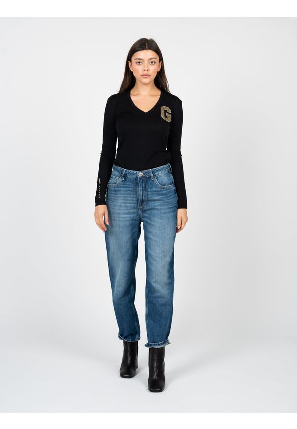 Guess Jeansy Mom Fit | W2RA21D3Y0V | Kobieta | Niebieski. Okazja: na co dzień. Stan: podwyższony. Kolor: niebieski. Długość: do kostek. Wzór: aplikacja. Styl: casual, vintage, retro, elegancki