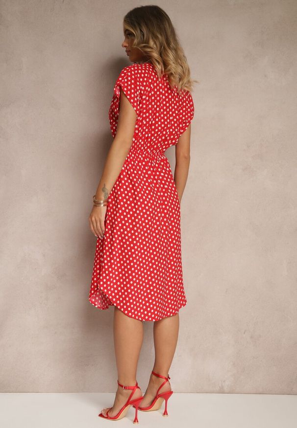 Renee - Czerwona Sukienka z Bawełny o Rozkloszowanym Kroju z Gumką w Talii Emilla. Okazja: na spotkanie biznesowe, do pracy, na co dzień. Kolor: czerwony. Materiał: bawełna. Długość rękawa: krótki rękaw. Typ sukienki: rozkloszowane. Styl: elegancki, casual, biznesowy