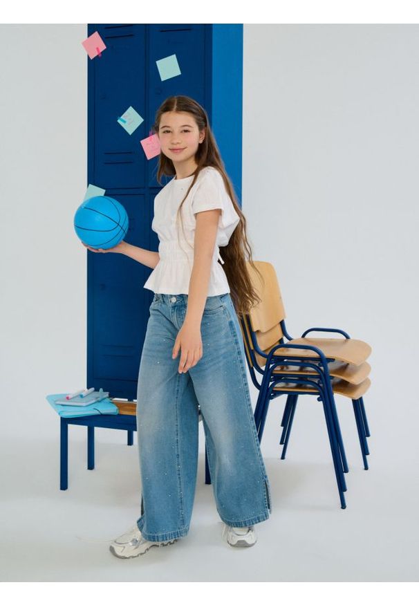 Sinsay - Jeansy wide leg z cyrkoniami - niebieski. Kolor: niebieski