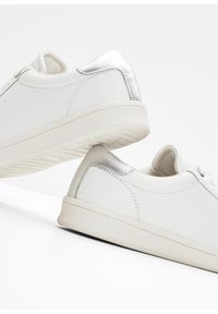 bonprix - Sneakersy skórzane. Kolor: biały. Materiał: skóra #2