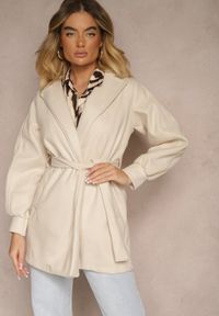 Renee - Jasnobeżowy Płaszcz z Wiązanym Paskiem i Bufiastym Rękawem Agnage. Typ kołnierza: kołnierzyk stójkowy. Kolor: beżowy. Materiał: jeans, tkanina. Sezon: jesień, wiosna