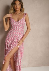 Renee - Fuksjowa Sukienka z Wiskozy z Falbankami w Kwiatowy Wzór Redeine. Okazja: na co dzień. Typ kołnierza: kołnierz z falbankami. Kolor: różowy. Materiał: wiskoza. Wzór: kwiaty. Sezon: wiosna. Styl: casual