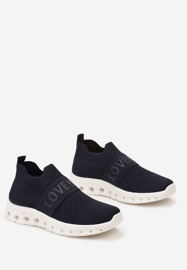 Born2be - Granatowe Buty Sportowe ze Skarpetkową Cholewką i Napisem Thirllas. Zapięcie: pasek. Kolor: niebieski. Szerokość cholewki: normalna. Wzór: napisy. Obcas: na płaskiej podeszwie