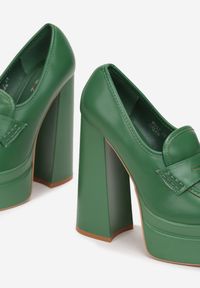 Renee - Zielone Czółenka na Wysokim Słupku i Platformie Bayi. Nosek buta: otwarty. Kolor: zielony. Obcas: na platformie. Wysokość obcasa: średni