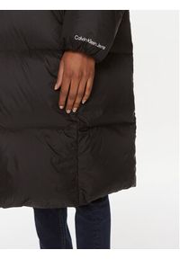 Calvin Klein Jeans Kurtka puchowa J20J221892 Czarny Regular Fit. Kolor: czarny. Materiał: syntetyk #3