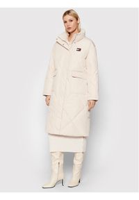 Tommy Jeans Kurtka zimowa Longline Fashion DW0DW11107 Beżowy Regular Fit. Kolor: beżowy. Materiał: syntetyk. Sezon: zima