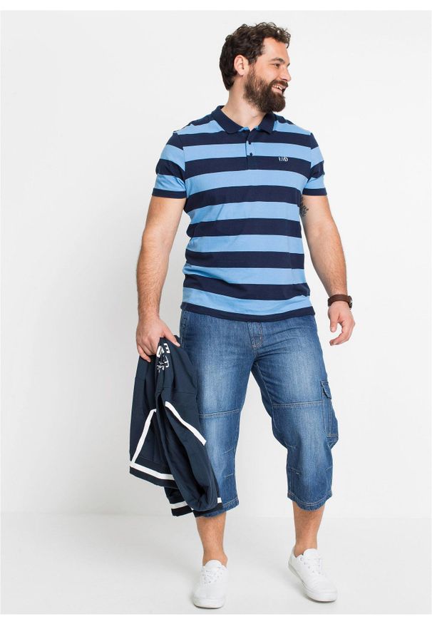 bonprix - Dżinsy bojówki 3/4 regular fit z prostymi nogawkami. Kolor: niebieski