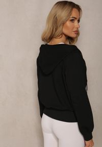Renee - Czarna Casualowa Bluza z Ozdobnym Przeszyciem i Kapturem Siraca. Okazja: na co dzień. Kolor: czarny. Styl: casual