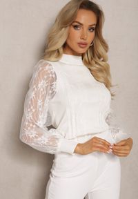 Renee - Biały Golf ze Wstawkami z Siateczki na Rękawach Yelira. Okazja: na co dzień. Typ kołnierza: golf. Kolor: biały. Materiał: jeans. Wzór: aplikacja. Styl: casual #4