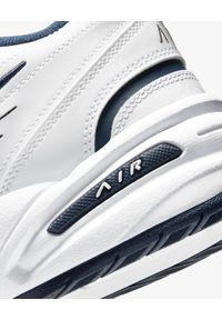 Sneakersy męskie Nike Air Monarch IV. Okazja: na co dzień. Kolor: biały. Materiał: skóra, syntetyk. Szerokość cholewki: normalna. Sport: fitness