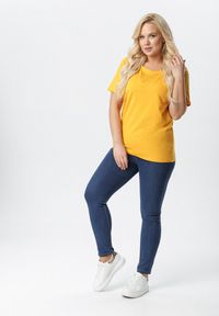 Born2be - Żółty T-shirt Aetheriel. Kolor: żółty. Materiał: dzianina. Długość rękawa: krótki rękaw. Długość: krótkie. Wzór: gładki. Styl: klasyczny, sportowy #4