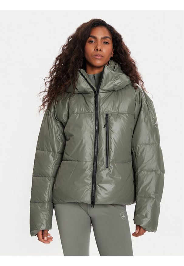 Adidas by Stella McCartney - adidas by Stella McCartney Kurtka zimowa JX4339 Zielony Loose Fit. Kolor: zielony. Materiał: syntetyk. Sezon: zima