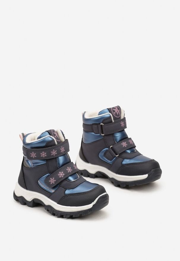 Born2be - Granatowe Płaskie Botki na Rzep z Metalicznymi Wstawkami Verinsia. Zapięcie: rzepy. Kolor: niebieski. Materiał: jeans. Wzór: kolorowy. Styl: elegancki, młodzieżowy