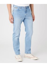 Wrangler - WRANGLER TEXAS TAPER MĘSKIE SPODNIE JEANSOWE LOVESICK W12TY728Q 112319945. Okazja: na spotkanie biznesowe. Styl: biznesowy, elegancki