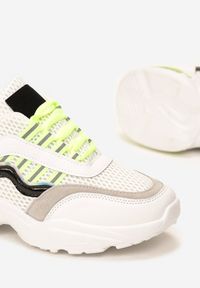 Born2be - Biało-Limonkowe Sneakersy Natural Glisten. Okazja: na co dzień. Nosek buta: okrągły. Kolor: biały. Materiał: materiał. Szerokość cholewki: normalna. Obcas: na obcasie. Wysokość obcasa: niski #2