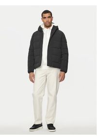 Calvin Klein Jeans Kurtka puchowa Essential J30J325594 Czarny Regular Fit. Kolor: czarny. Materiał: syntetyk
