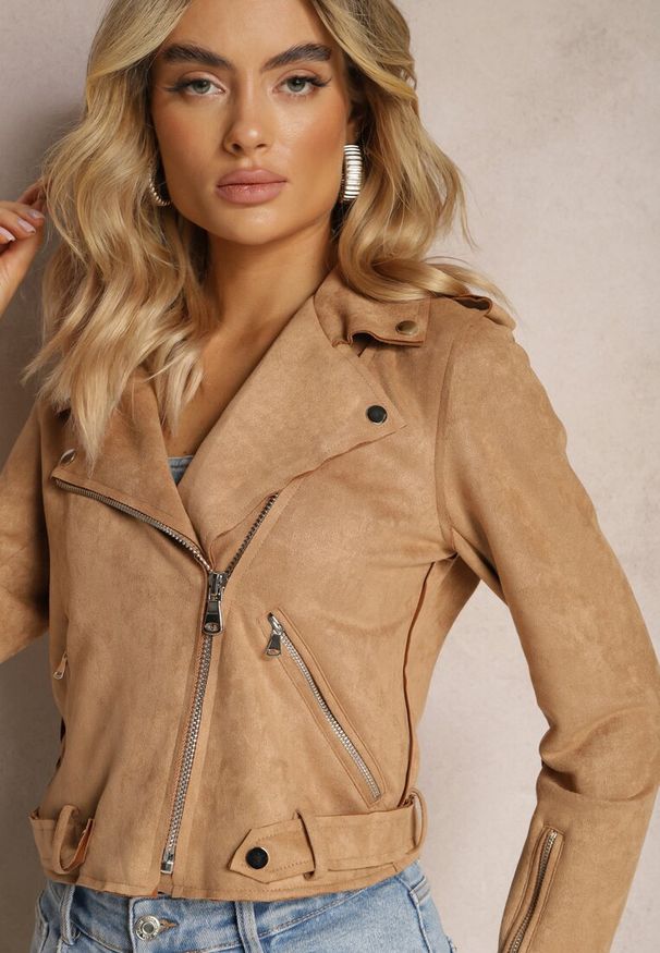 Renee - Ciemnobeżowa Ramoneska Charlee. Kolor: beżowy. Materiał: jeans, zamsz. Długość rękawa: długi rękaw. Długość: długie. Wzór: aplikacja. Styl: wizytowy, klasyczny