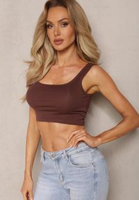 Renee - Brązowy Tank Top z Elastycznej Bawełny z Głębokim Dekoltem Omaliana. Okazja: na co dzień. Kolor: brązowy. Materiał: bawełna. Styl: casual
