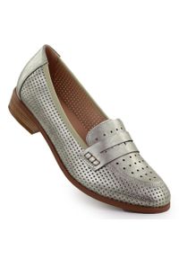 POTOCKI - Półbuty damskie lordsy ażurowe metaliczne złote Potocki 12581. Kolor: złoty. Materiał: skóra ekologiczna. Wzór: ażurowy. Obcas: na obcasie. Wysokość obcasa: średni #1