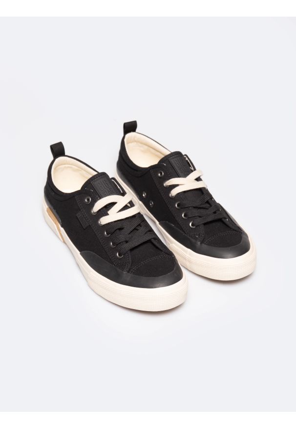 Big-Star - Trampki męskie niskie czarne RR174065 906. Okazja: na co dzień. Kolor: czarny. Materiał: materiał. Sezon: lato. Styl: casual, klasyczny