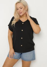 Born2be - Czarna Bluzka Ozdobiona Guziczkami z Przodu Mepiana. Okazja: na co dzień. Kolor: czarny. Materiał: jeans. Długość rękawa: krótki rękaw. Długość: krótkie. Wzór: aplikacja. Styl: klasyczny, elegancki, casual