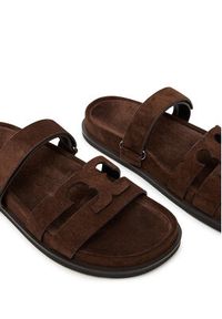 Tory Burch Klapki Ines Sport Slide 163481 Brązowy. Kolor: brązowy. Materiał: zamsz, skóra. Styl: sportowy #4