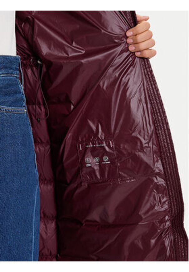 TOMMY HILFIGER - Tommy Hilfiger Kurtka puchowa WW0WW47356 Bordowy Regular Fit. Kolor: czerwony. Materiał: syntetyk. Sezon: zima