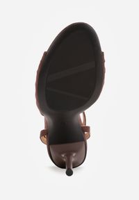 Born2be - Brązowe Sandały na Szpilce VICES z Marszczeniem i Metaliczną Aplikacją Nemenoe. Okazja: na wesele, na co dzień, na ślub cywilny. Zapięcie: pasek. Kolor: brązowy. Wzór: aplikacja. Obcas: na szpilce. Styl: casual, klasyczny, elegancki #6