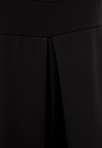 Born2be - Czarny Elegancki Kombinezon z Ozdobnymi Zakładkami Zellysha. Okazja: na co dzień, na spotkanie biznesowe. Kolor: czarny. Wzór: aplikacja. Styl: elegancki #2