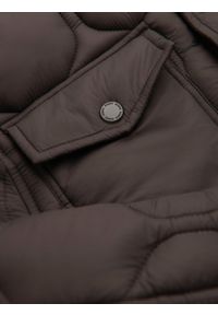 Ombre Clothing - Pikowana kurtka męska w koszulowym fasonie – khaki V3 - Rozmiar: XXL. Okazja: na co dzień. Kolor: brązowy. Materiał: poliester, materiał. Wzór: aplikacja. Styl: casual, elegancki #4