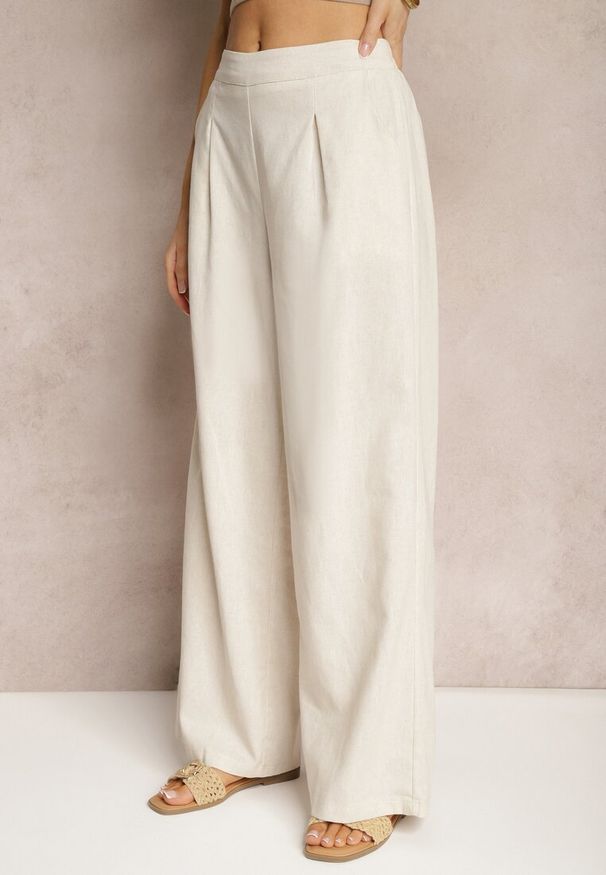 Renee - Jasnobeżowe Spodnie z Bawełny i Lnem High Waist Kolalia. Okazja: do pracy, na spacer, na co dzień, na spotkanie biznesowe. Stan: podwyższony. Kolor: beżowy. Materiał: bawełna, len. Styl: casual, klasyczny, biznesowy