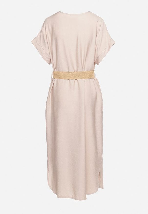 Born2be - Jasnobeżowa Wiskozowa Sukienka z Paskiem Ozdobionym Plecionką i Klamrą Mlevena. Typ kołnierza: dekolt w kształcie V. Kolekcja: plus size. Kolor: beżowy. Materiał: wiskoza. Długość rękawa: krótki rękaw. Wzór: aplikacja. Typ sukienki: dla puszystych. Styl: elegancki