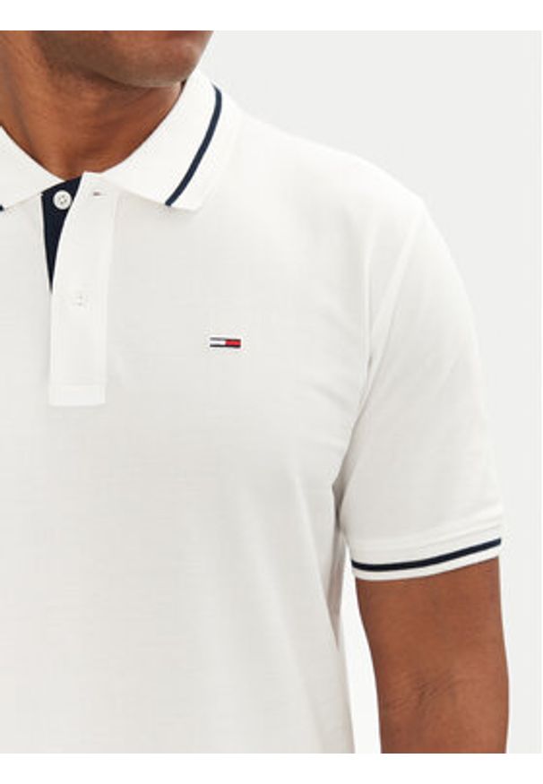 Tommy Jeans Polo DM0DM20745 Biały Regular Fit. Typ kołnierza: polo. Kolor: biały. Materiał: bawełna