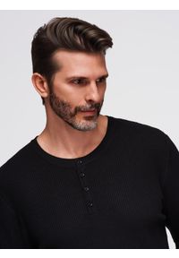 Ombre Clothing - Prążkowany sweter męski z guzikami przy dekolcie - czarny V2. Kolor: czarny. Materiał: prążkowany. Styl: elegancki #3