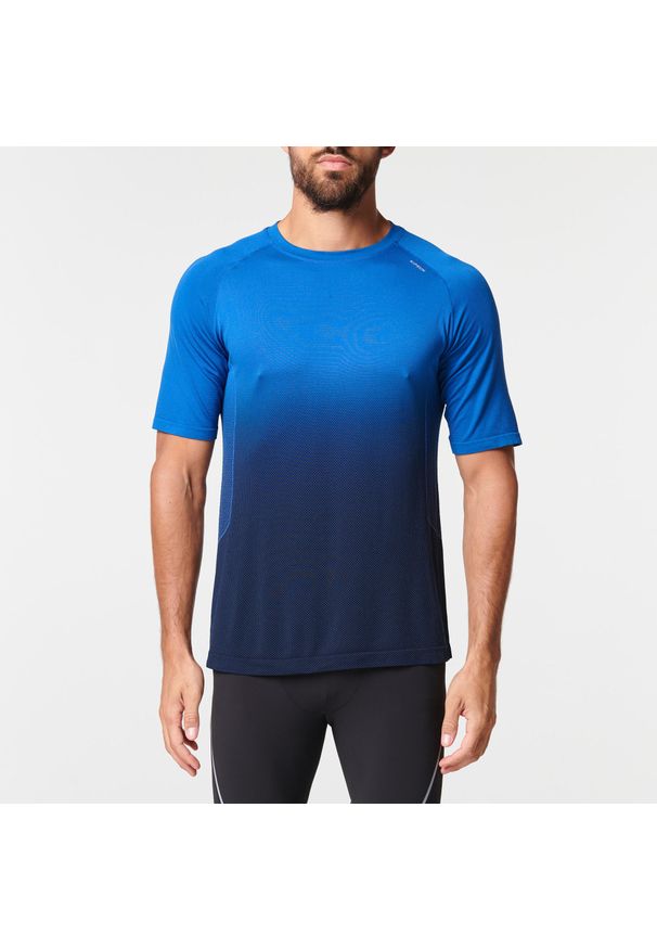 Koszulka do biegania krótki rękaw KIPRUN CARE męska. Kolor: niebieski. Materiał: materiał, poliester, poliamid. Długość rękawa: krótki rękaw. Długość: krótkie. Sport: fitness