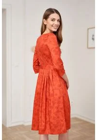 Marie Zélie - Sukienka Elina Tarsia czerwona. Kolor: czerwony. Materiał: bawełna, satyna, materiał. Typ sukienki: rozkloszowane. Styl: klasyczny #8