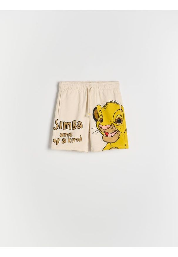 Reserved - Bawełniane szorty Król Lew - złamana biel. Materiał: bawełna