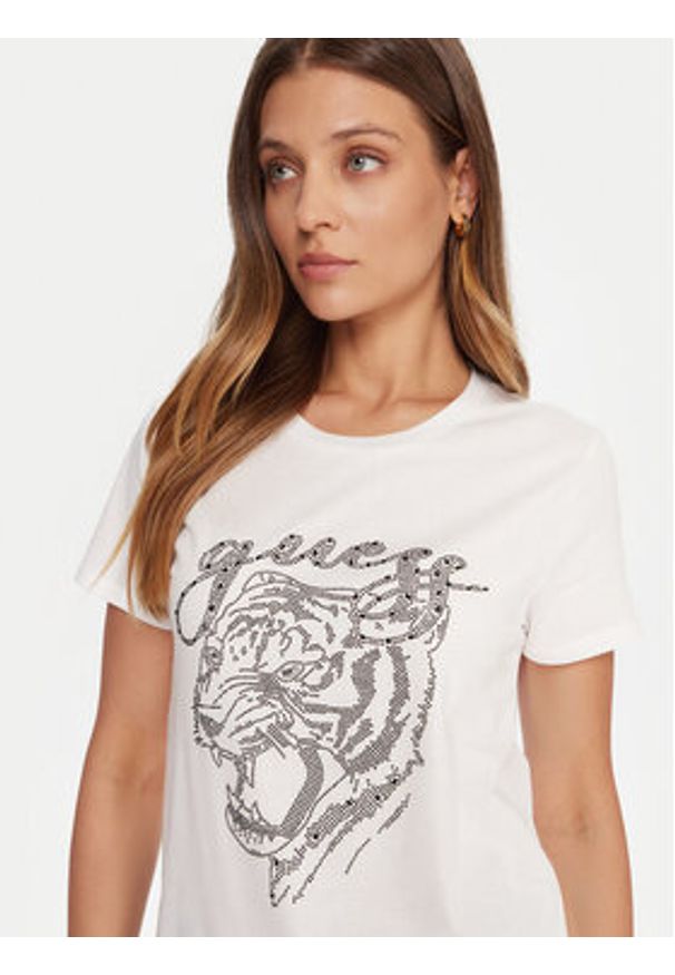 Guess T-Shirt W5BI32 K9RM1 Biały Relaxed Fit. Kolor: biały. Materiał: bawełna