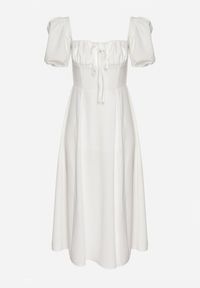 Born2be - Biała Sukienka w Rustykalnym Stylu z Wiązaniem przy Dekolcie i Rozcięciem Idanillea. Okazja: na spacer, na co dzień. Typ kołnierza: dekolt kwadratowy. Kolor: biały. Typ sukienki: rozkloszowane. Styl: casual #3